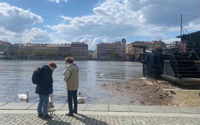Zavření náplavek ztížilo finanční situaci provozovatelům barů a restaurací