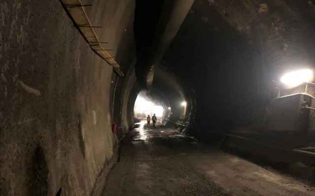 VIDEO: Tunely metra D mají po roce stavby přes jeden a půl kilometru. V provozu bude za šest let