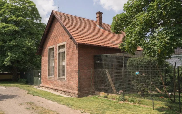 V samém rohu areálu Psychiatrické léčebny je malá oáza klidu