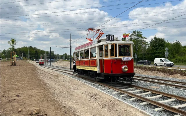 Nová tramvajová linka na Libuš je v provozu. V sobotu ji město slavnostně otevřelo