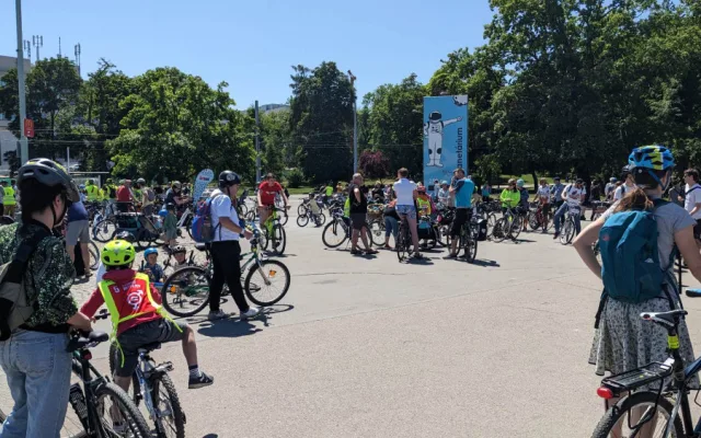Prahou projely v rámci Světového dne kola stovky cyklistů