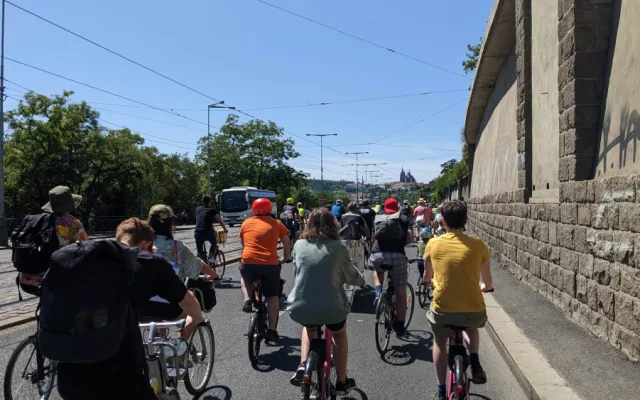 Prahou projely v rámci Světového dne kola stovky cyklistů