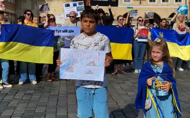 Happening na Staroměstském náměstí upozornil na ekocidu na Ukrajině