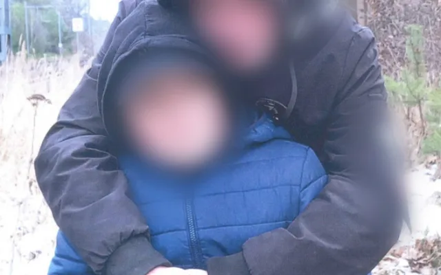 Mladík vyhledával přes TikTok chlapce. Policie ho obvinila z únosu a znásilnění