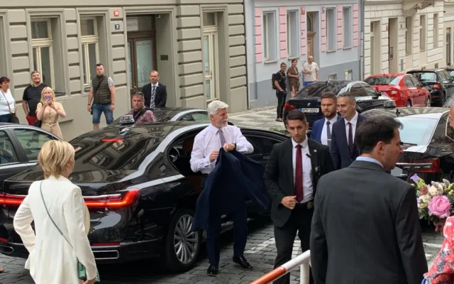 Prezident zahájil dvoudenní návštěvu Prahy. Podívejte se na jeho program