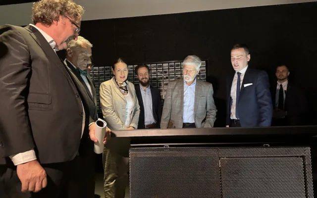 Prezident pokračuje v návštěvě Prahy, podívá se do tunelu metra D nebo nízkoprahového klubu