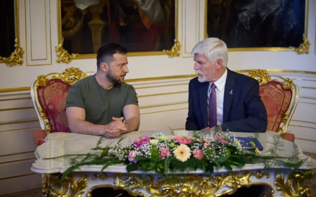 Ukrajinský prezident Zelenskyj dorazil do Prahy na jednání s českými lídry