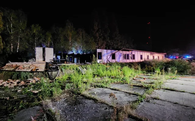 Hasiči v Praze zasahovali u nočního požáru