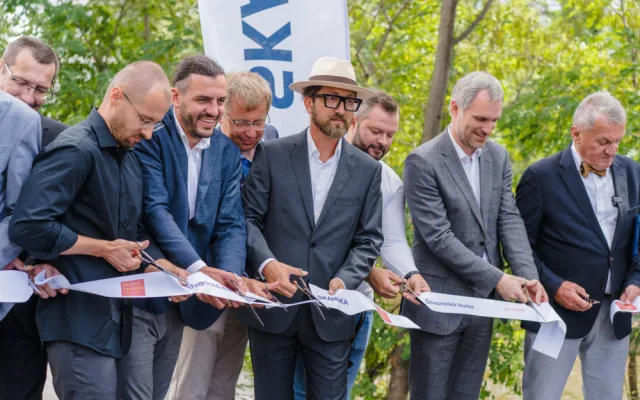 FOTOGALERIE: Štvanická lávka je konečně otevřená, končí přívoz