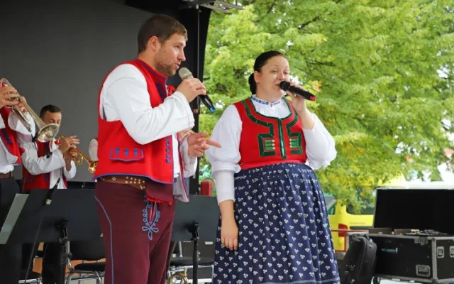 Země živitelka láká na nejsilnější traktor i největšího osla. Vyhrajte vstupenky a užijte si živitelku zadarmo
