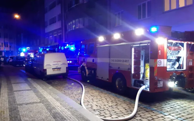Noční požár v Praze si vyžádal milionovou škodu