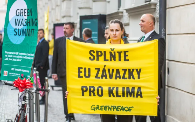 Ekologičtí aktivisté v Praze protestovali kvůli energeticko-klimatickému plánu