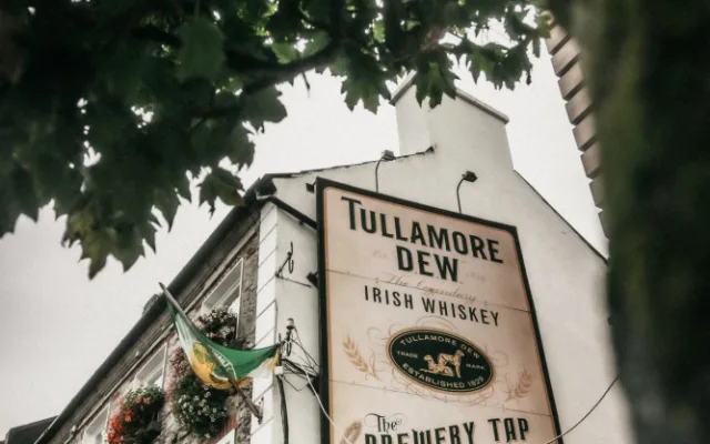 Český med byl pro whiskey Tullamore D.E.W. nejlepší, říká ambasador značky