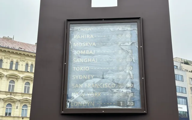 Na Florenc se vrací unikátní hodiny, původní plastiku nahradila replika
