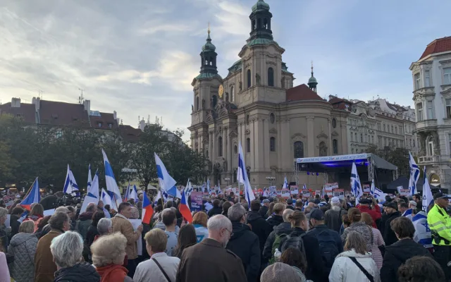 VIDEO: Na Staroměstském náměstí probíhá demonstrace na podporu Izraele