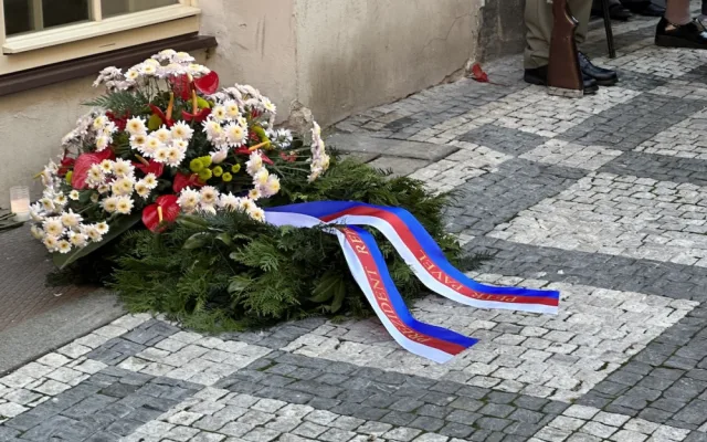 VIDEO: Pieta u Hlávkovy koleje připomněla studenty zavražděné nacisty