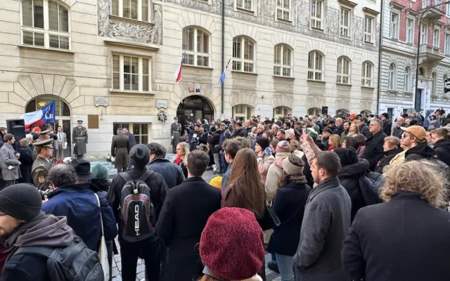 VIDEO: Pieta u Hlávkovy koleje připomněla studenty zavražděné nacisty