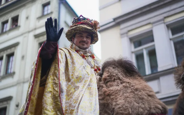 FOTOGALERIE: Prahou prošel tříkrálový průvod, nechyběli velbloudi