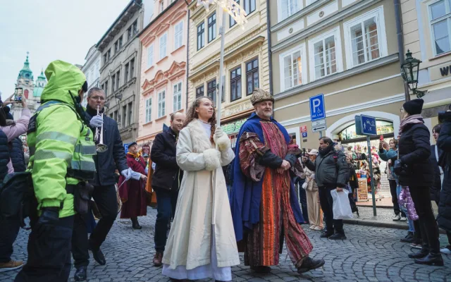 FOTOGALERIE: Prahou prošel tříkrálový průvod, nechyběli velbloudi