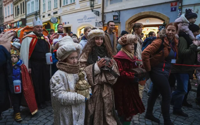 FOTOGALERIE: Prahou prošel tříkrálový průvod, nechyběli velbloudi