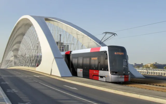 Praha podepsala smlouvu na nové tramvaje za 16 miliard. V prvních se lidé svezou za dva roky