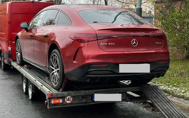 VIDEO: Tři muži pašovali do Evropy kokain v banánech. Obchody domlouvali v centru Prahy