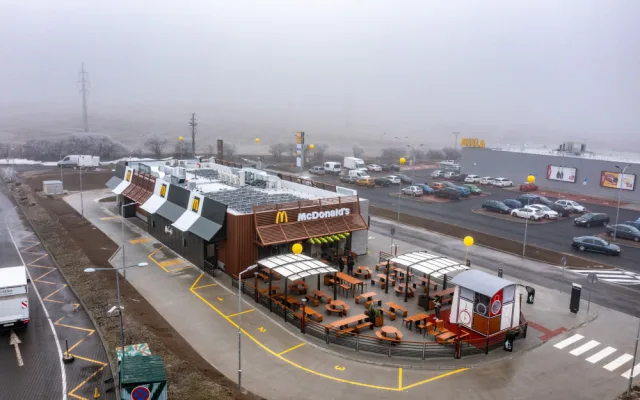 Zákazníky přivítala už 120. restaurace McDonald’s u Stehelčevsi