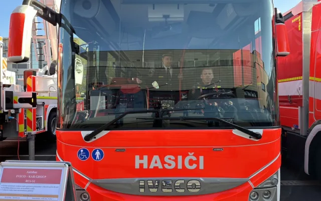 Pražští hasiči pořídili novou techniku za víc než čtvrt miliardy