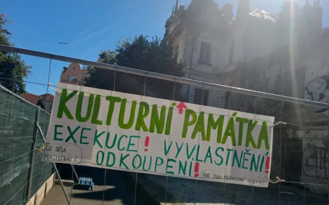 Nádraží Vyšehrad má nového majitele. Budoucnost budovy s ním bude řešit i vedení Prahy 2