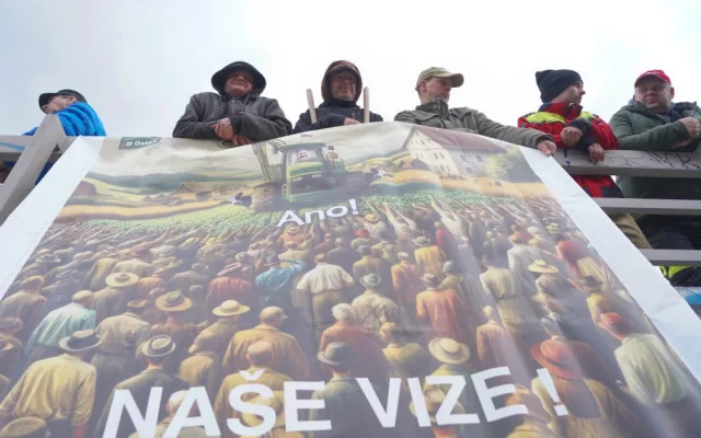 FOTOGALERIE: Traktor, vlajky a guláš. Podívejte se, jak vypadal protest zemědělců v Praze
