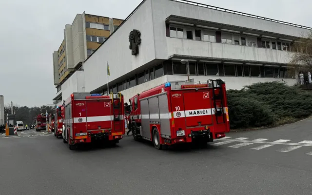 Na jednotce intenzivní péče nemocnice Bulovka hořel ventilátor. Pacienty evakuovali