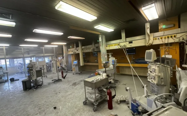 Na jednotce intenzivní péče nemocnice Bulovka hořel ventilátor. Pacienty evakuovali