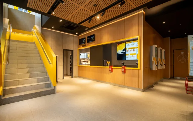 121. restaurace McDonald’s vás v centru Prahy přivítá i po půlnoci