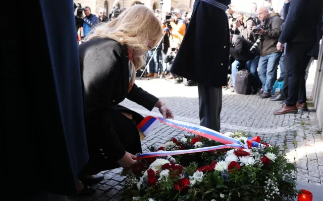 Slovenská prezidentka Čaputová uctila památku obětí střelby na Filozofické fakultě v Praze