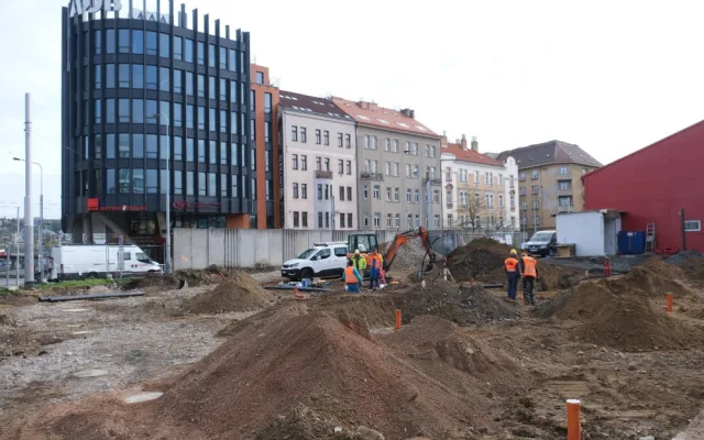 V Holešovicích roste nové sídlo krajského ředitelství hasičů. Bude mít deset pater a vyjde na dvě stě milionů