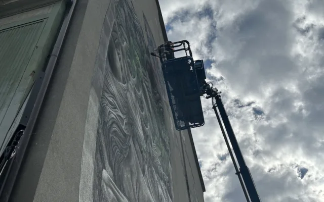 Nový ChemiSův mural upozorňuje na problémy astmatiků. V Česku jich je sedm set tisíc