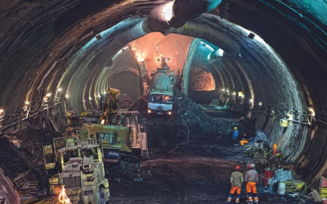 FOTOGALERIE: Metro slaví padesát let. Podívejte se, jak ho stavěli