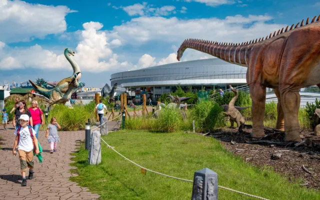 DinoPark v Praze na Harfě nabízí mnohem víc než jen modely dinosaurů