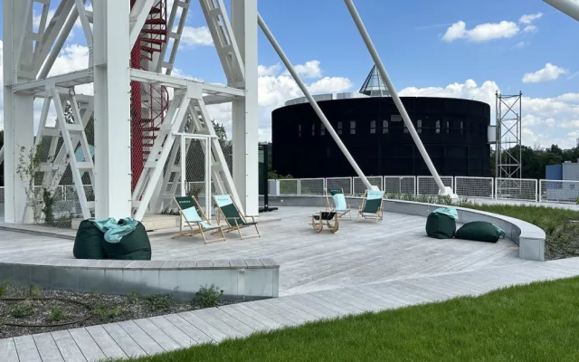 Terasy Křižíkových pavilonů prošly rekonstrukcí. Nápad na kluziště nevyšel