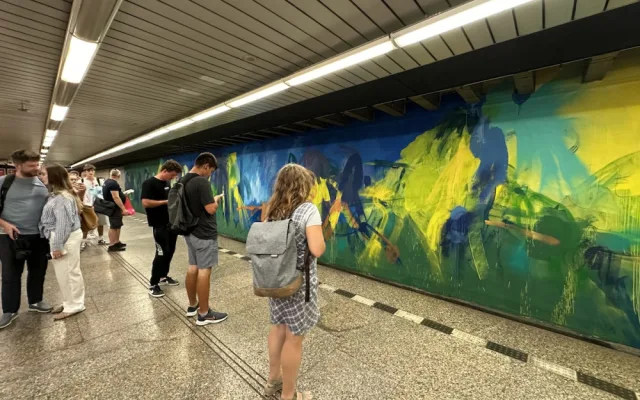 Vestibul metra Florenc zdobí dva nové muraly. Umělecká díla vzniknou v dalších pěti stanicích