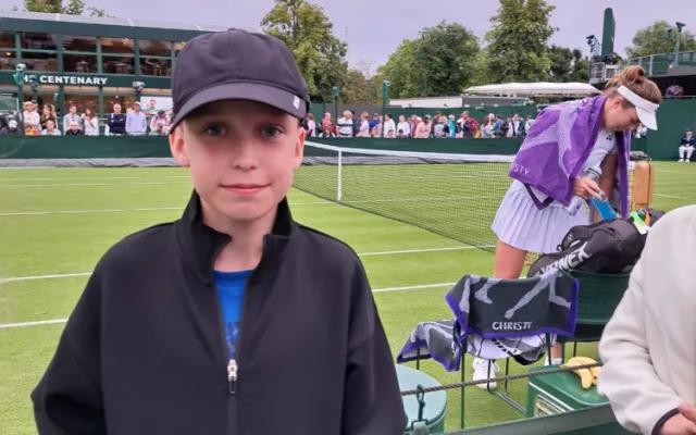 Malí vítězové Race to Wimbledon se podívali na slavný turnaj. Sledovali zápasy svých idolů