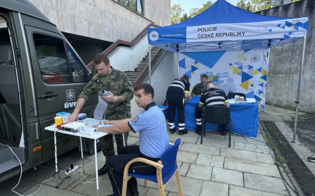 Praha potřebuje dárce krve a kostní dřeně, chybí jich tisíce. Chodí raději prodávat plazmu