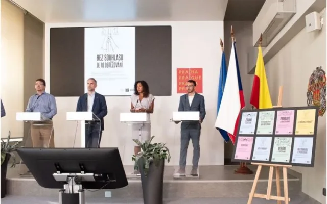 Neziskovka Konsent a organizace Ropid spustili kampaň Obtěžování do MHD nepatří