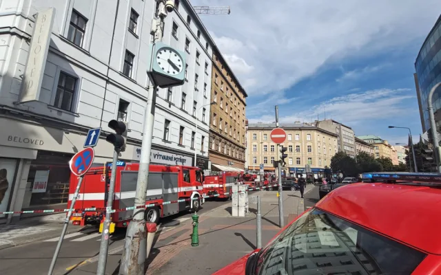 Pražští hasiči zasahovali u požáru restaurace v Anglické ulici
