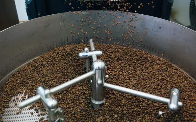 Dobrá pražírna se neobejde bez úzkého vztahu se svým farmářem, říká zkušený barista Jaroslav Slámečka
