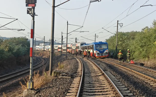 V Praze se srazily dva vlaky, záchranáři vyhlásili traumaplán