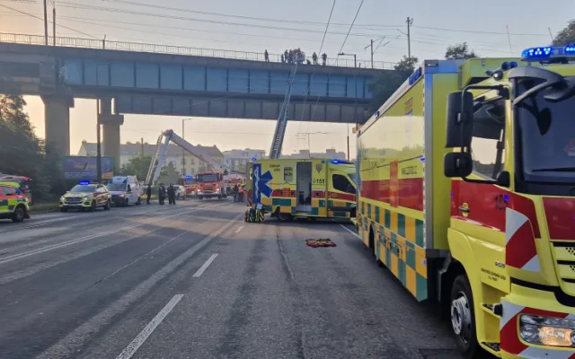 V Praze se srazily dva vlaky, záchranáři vyhlásili traumaplán