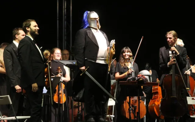 Rád se chodím historicky znemožnit, říká dirigent Jiří Korynta, diváky baví filmovými melodiemi i vtipnými proprietami