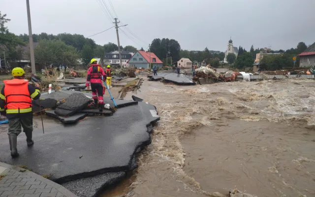 Povodně v Olomouckém kraji způsobily miliardové škody. Dobrovolníci se musí registrovat, chybí vysoušeče