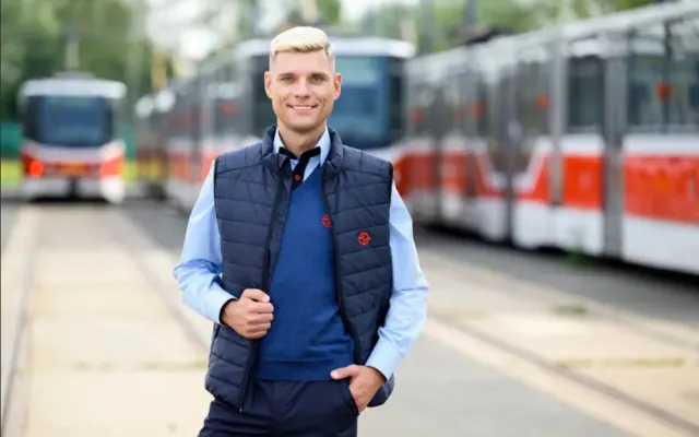 ANKETA: Dopravní podnik představil nové uniformy. Jak se vám líbí?